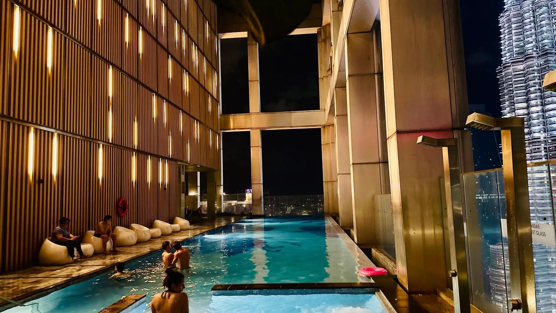 Queen Suites Tropicana The Residence Klcc Kuala Lumpur City Centre
